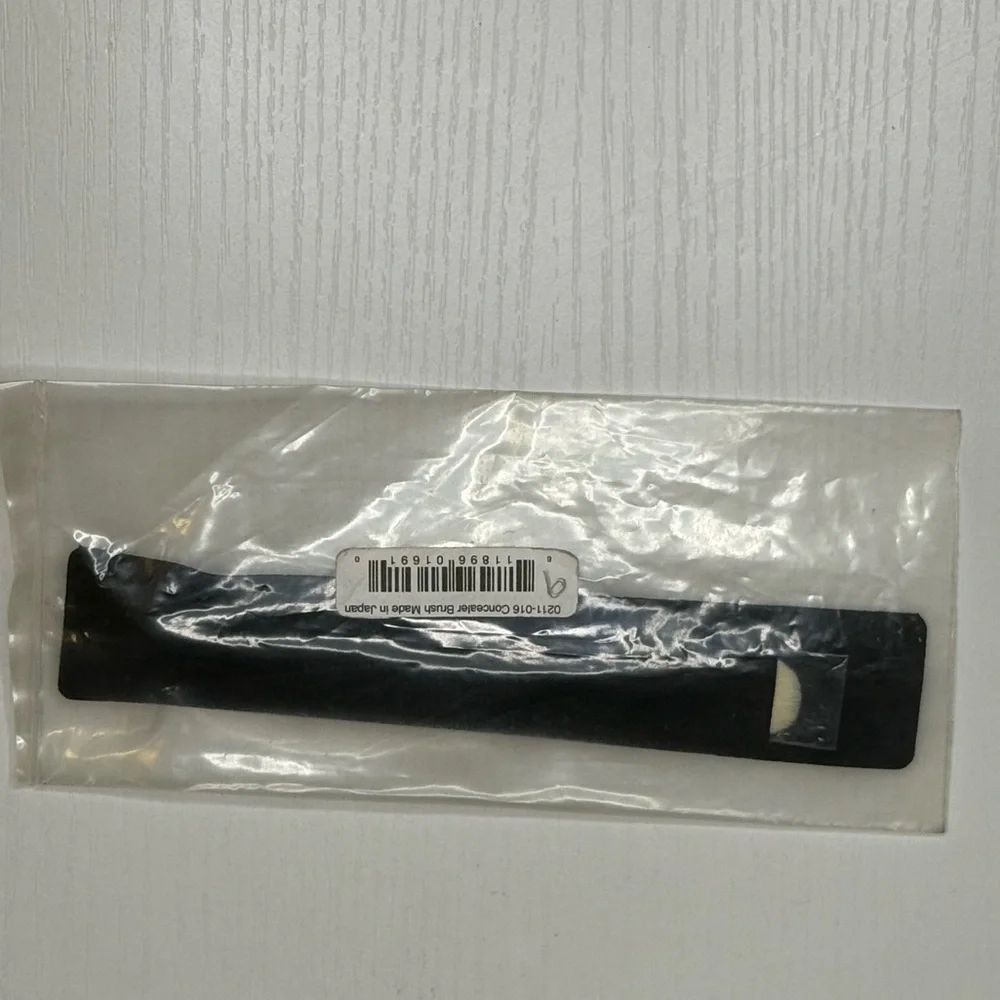 Le Metier de Beaute Concealer Brush